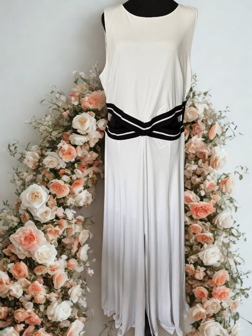 Stretch Maxi Sundress - Mid Section Reveal